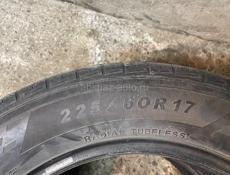 R17 225/60 
