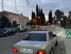 Mercedes-Benz 124