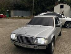 Mercedes-Benz 124