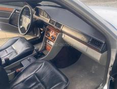 Mercedes-Benz 124