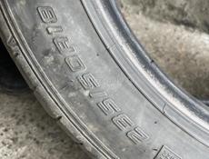 R18 235/50
