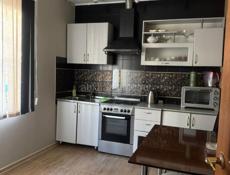 Сдается  3 к.квартира на год,в центре  -60 т.р