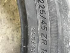R18 225/45