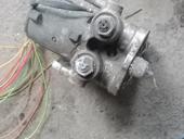 ABS (Mercedes-Benz 190) от мотора запчасть тоже от Мерседеса 190 и фара вроде от Марк 2 