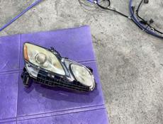 Левая фара Лексус GS. 