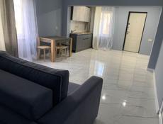 Сдаётся дом 1 этаж со всеми удобствами  вся техника  есть и все для проживание .