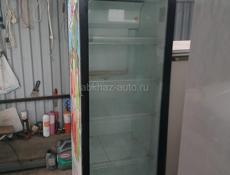 Продается витринный холодильник