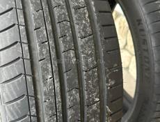 Шины 235/40 R19 2 шт