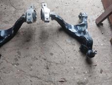 Задняя левая дверь, нижние рычаги