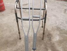 Ходунок и костыли срочно