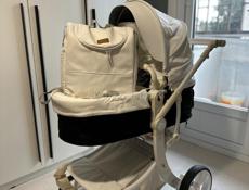 Коляска все сезонная в отличном состоянии 