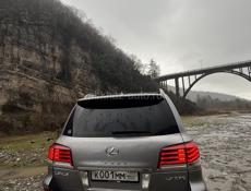 Lexus LX