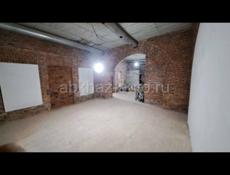 Продам помещение в центре города Сухум проспект мира 