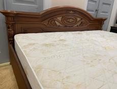 Кровать с матрасом 