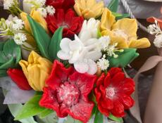 К 8 марта распродажа шоколадных шоколадок мыльных наборов и цветов🔥