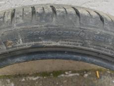 225/40 R 18