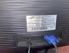 продам монитор 