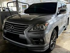 Lexus LX