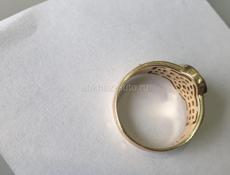 Перстень с бриллиантами.