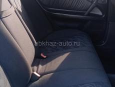 Mercedes-Benz 200-Series