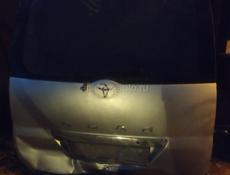 Задняя лобовая от вокси и ноан 