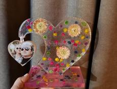 Принимаем заказы на изделия из эпоксидный смолы по вашим пожеланиям: кофейные столики, салфетницы, столешница ,многоярусные фруктовницы, шкатулки, брелки,настенные часы, подарочные наборы.Город Сухум ....Звонить по этому номеру телефона +79409692175