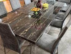 Мраморный стол с железными стульями 🪑 цена за комплект 200.000р 
