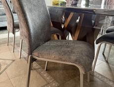 Мраморный стол с железными стульями 🪑 цена за комплект 200.000р 