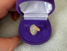 продается  кольцо размер 18, проба 585, вес кольца 3.1 гр 