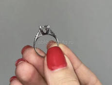 Кольцо с муассанитом 16 размер