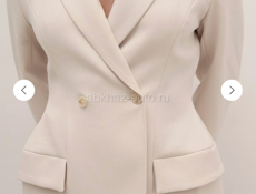 Приталенный пиджак на 42 размер