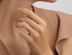 Кольцо из золота с бриллиантом размер 15,5