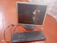 Монитор и клавиатура