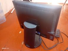 Монитор и клавиатура