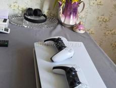 Привет приставка сегодня ps5 с дисководом.