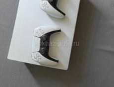 Продаю приставку Sony ps5 с дисководом.