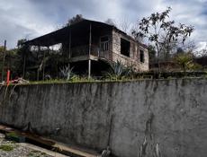 Продается блочное строение с участком 5,5 сот