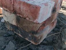 Есть множество различных материалов кирпич швеллер трубы Арматура блоки 