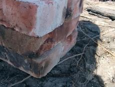 Есть множество различных материалов кирпич швеллер трубы Арматура блоки 