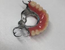 Зубной техник