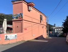 Первый этаж сделан под столовую 70кв.м второй жилой 70 ВК. М 