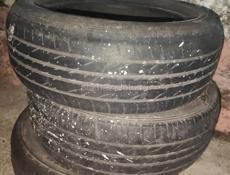 продам 5 покрышак 1 покоцаная и записка с диском 