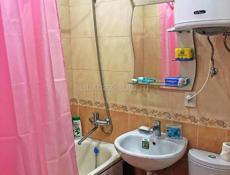 Продается двухкомнатная в центре