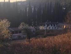 Продается земельный участок в центре города Новый Афон (14 соток. )  Цена: 28000000. Торг уместен.