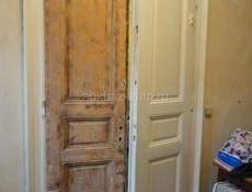 Продаются деревянные двери 🚪 8 шт  Звонить или писать на ватсап 7752026 Каждая 2500  Торг не уместен