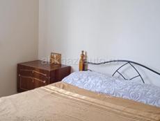 Сдам весь дом по суточно, в десяти минутах от берега в 15 минутах  пешком от центрального рынка.   то.