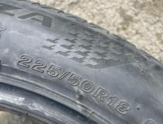 R18 225/50