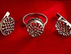 Серебро СССР Комплект серьги и кольцо .Размер кольца 17.5