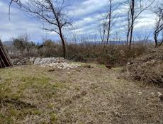 Продаётся участок, 10 сотых, до море 10минут, район бамбора, документы в порядке , цена 900т,можно в рассрочку звонить писать на ВАТСАП 