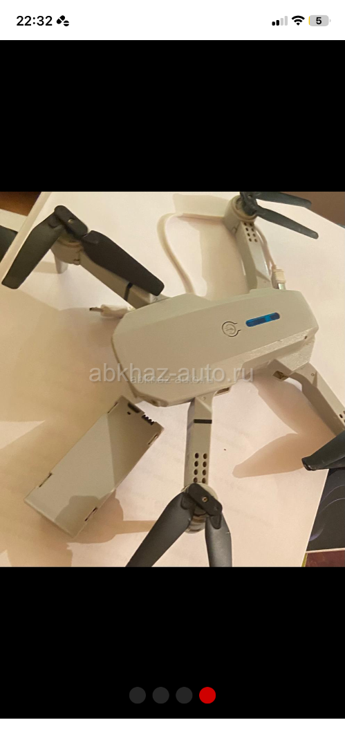 Дрон в не плохом состоянии! Все в наборе отсутствует только пульт но можно управлять телефоном !! Покупал за 6 т, но продаю за 3 т срочно писать в любое время , торга нет!!! 